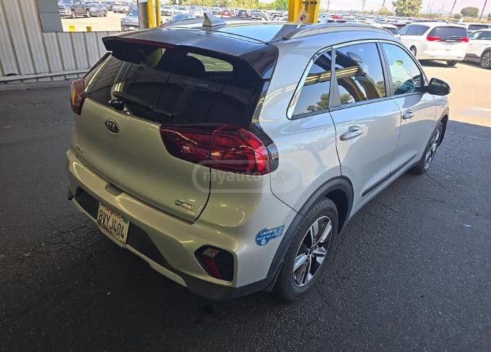Kia Автомобили Kia Niro в Казахстане — фото 3