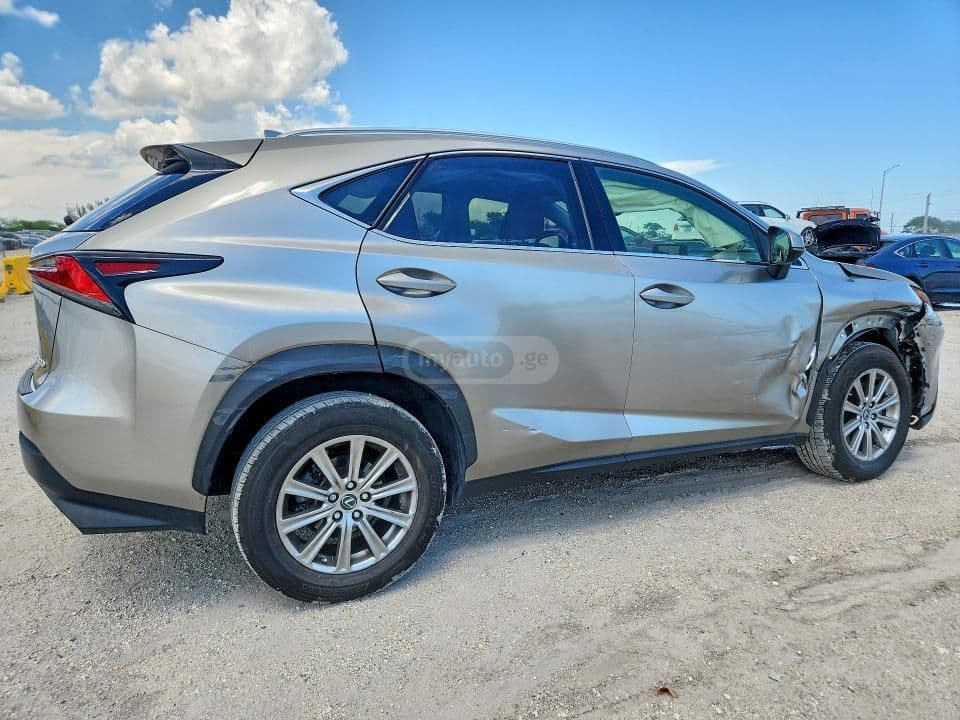 Lexus Nx 300 — фото 3
