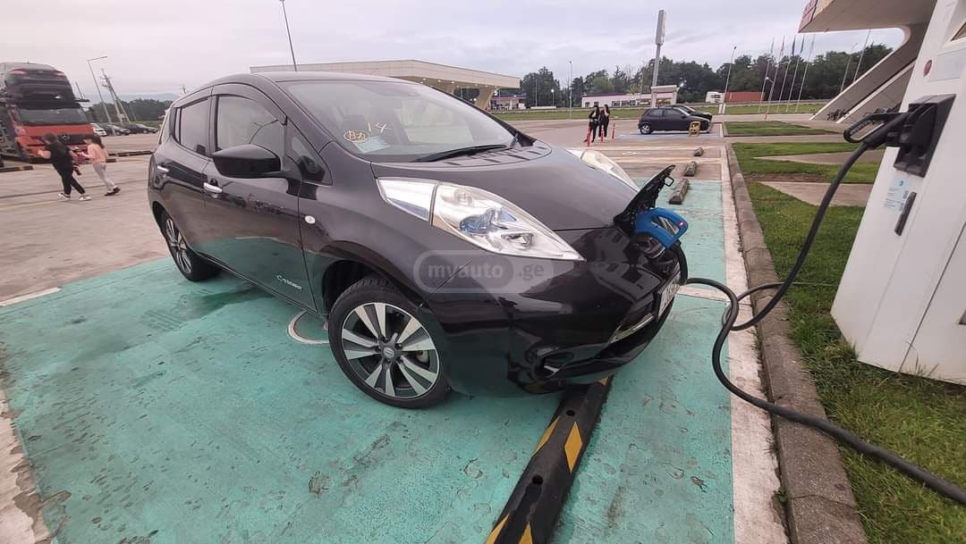 Nissan Nissan — фото 2