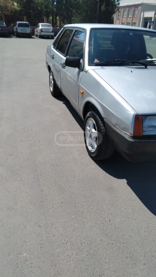 Vaz 21099