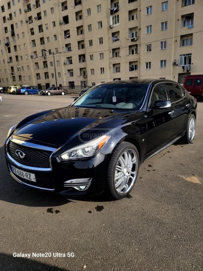 Infiniti Q 70