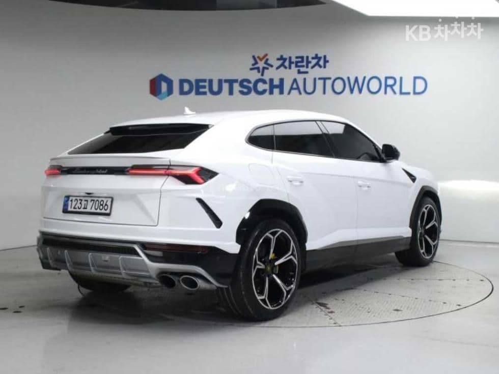 Lamborghini Lamborghini Urus — фото 2