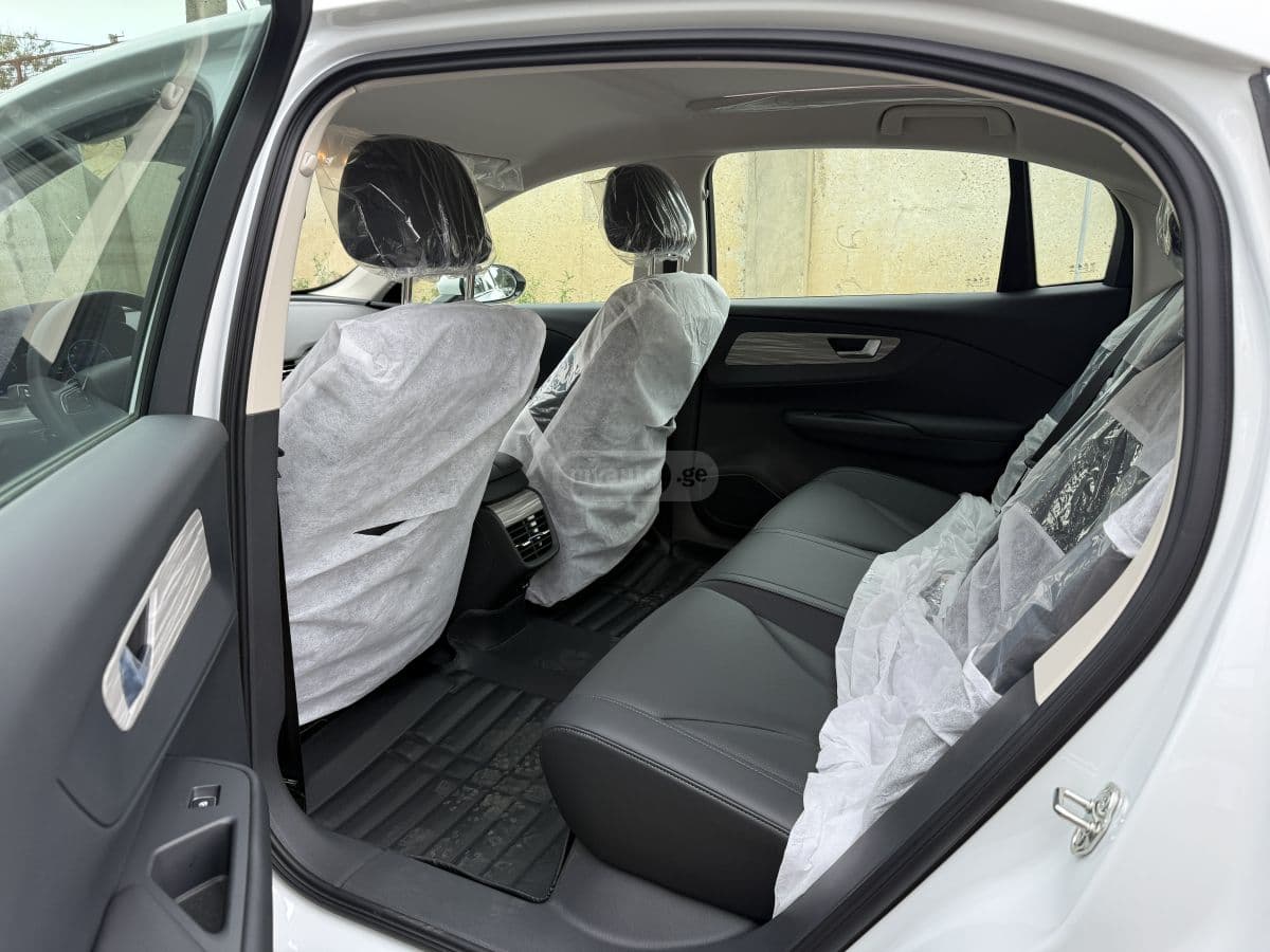 Hongqi E Qm 5 — фото 3