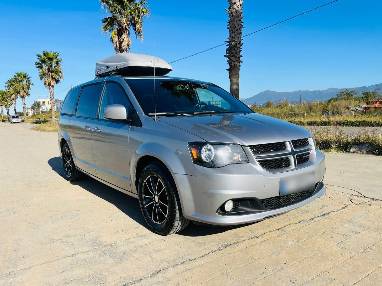 Dodge Dodge Caravan — фото 2