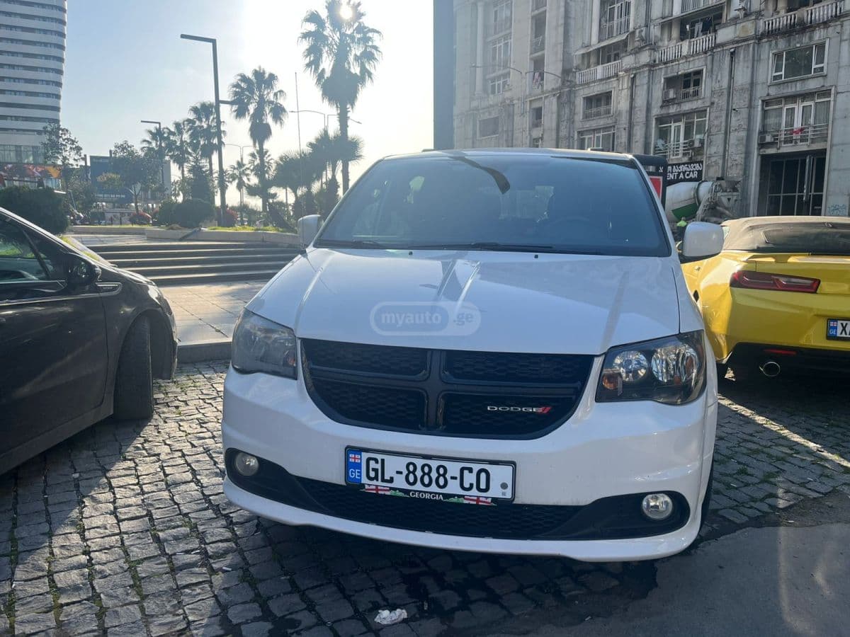 Dodge Dodge Caravan — фото 3